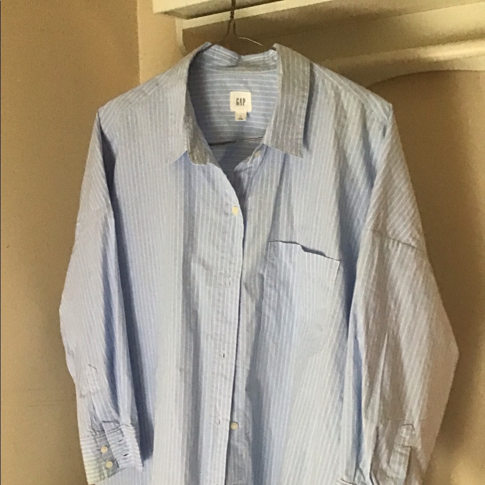 Classic GAP blue striped button dow,n, sz L